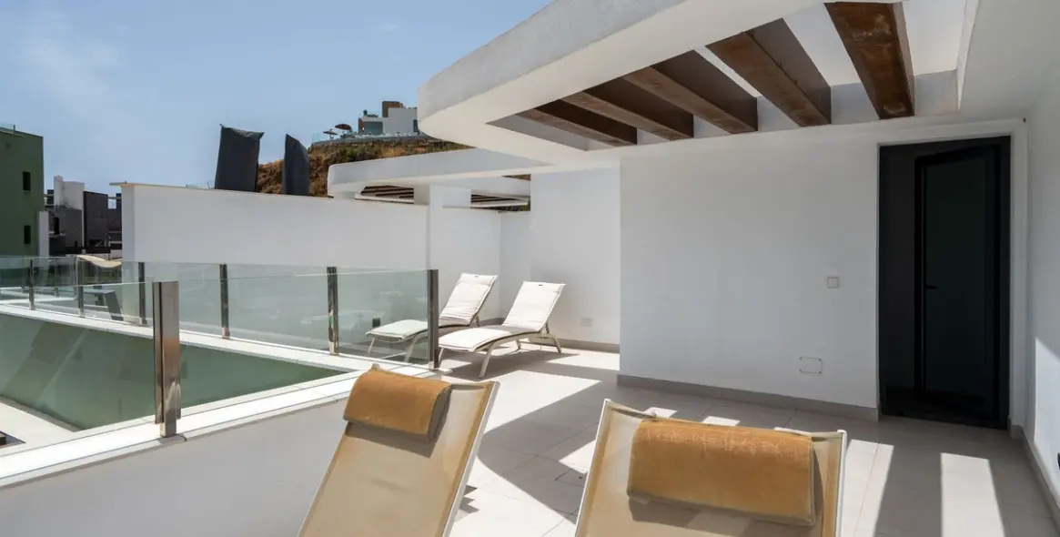 Продажа двухуровневых апартаментов в La Cala de Mijas 21