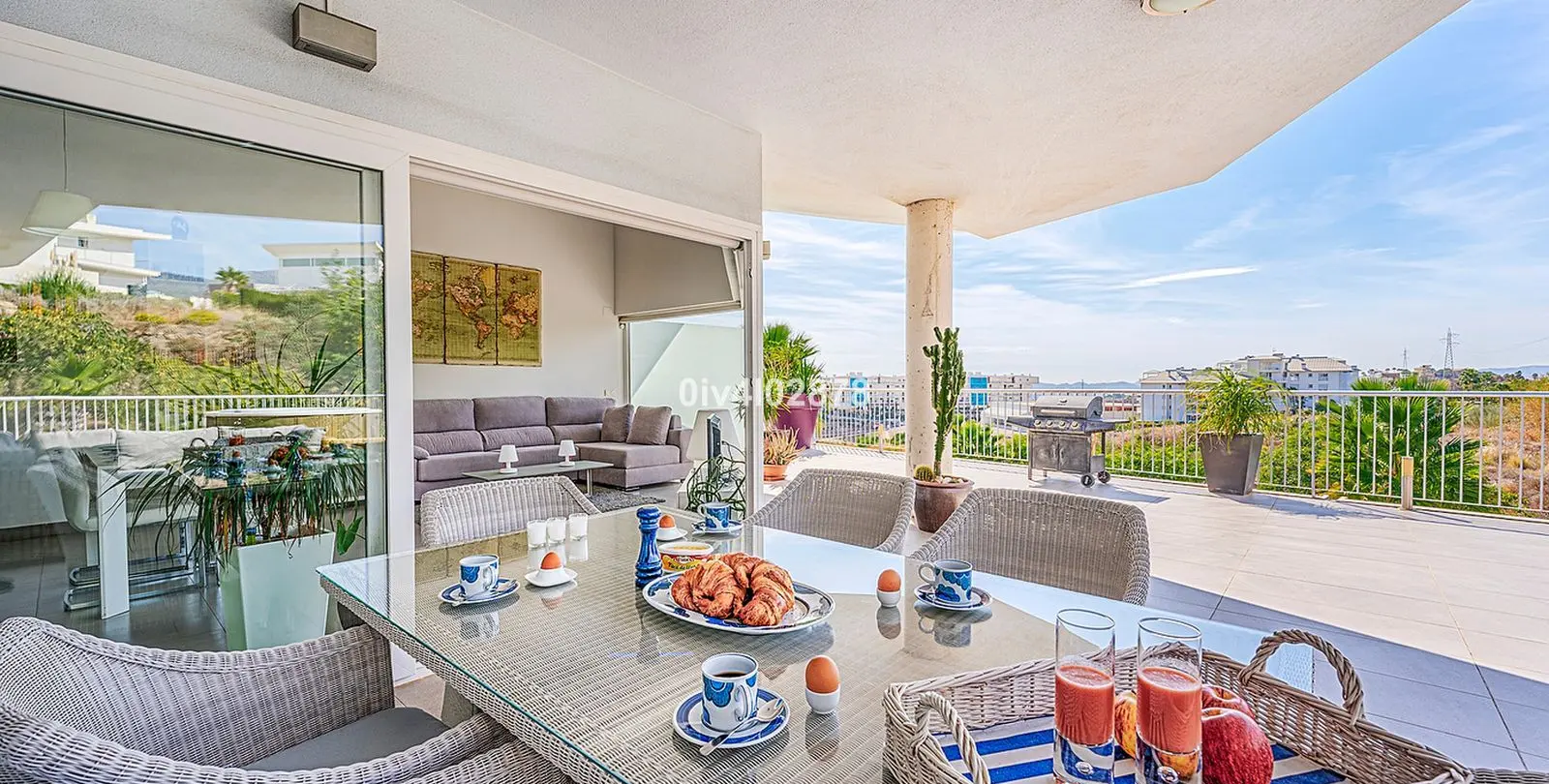 Sale of penthouse in Higueron 4