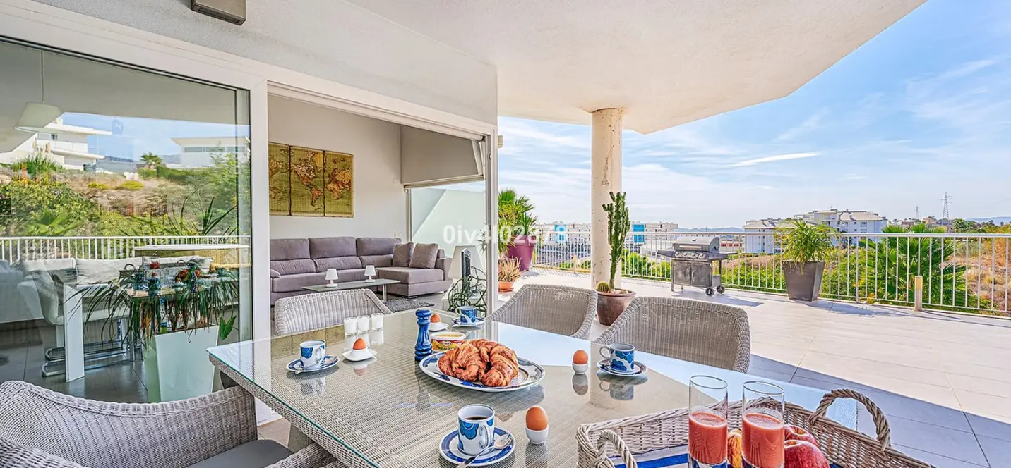 Sale of penthouse in Higueron 3