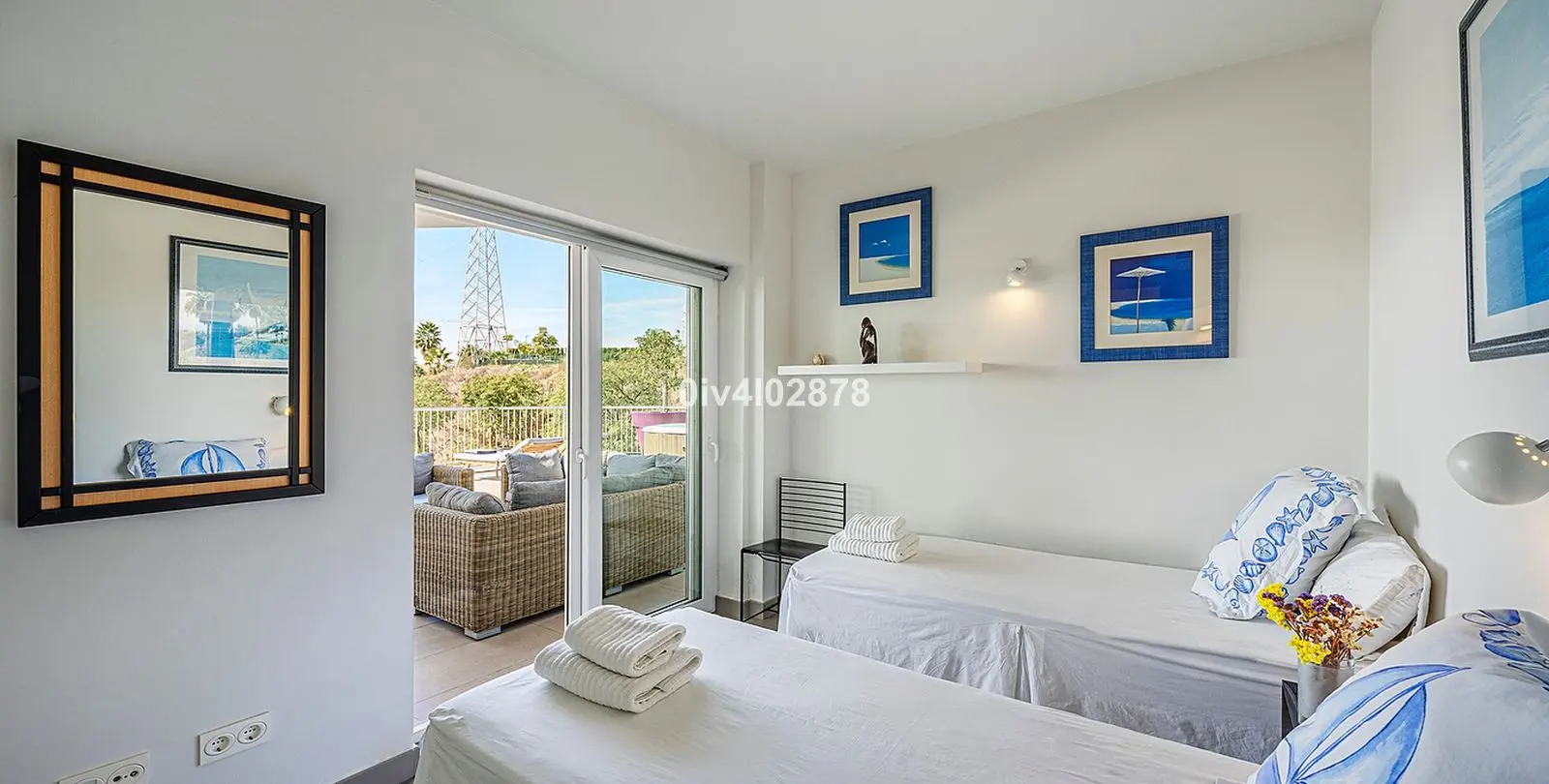 Sale of penthouse in Higueron 18
