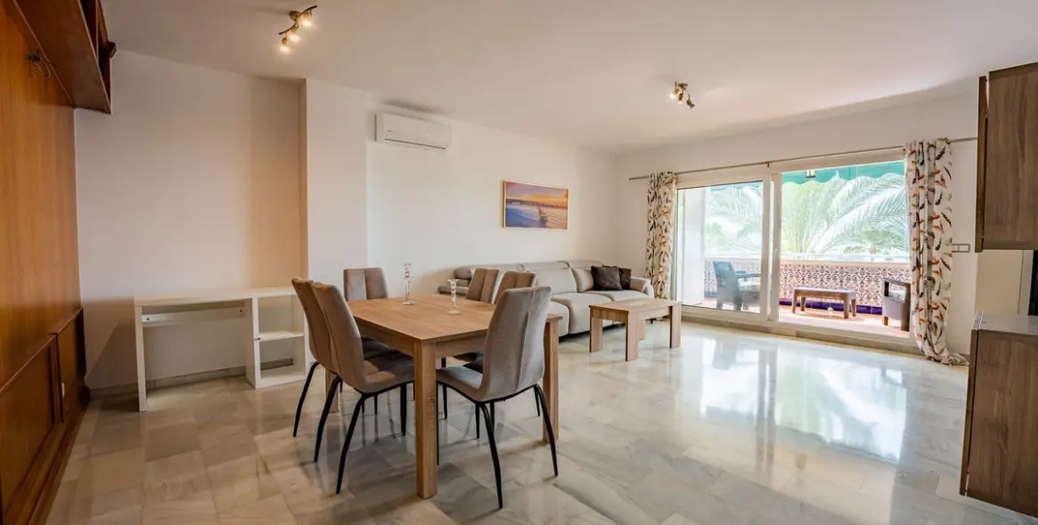 Alquiler a largo plazo de apartamento en planta media en Estepona 5