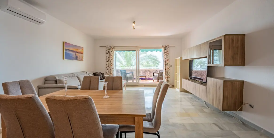 Alquiler a largo plazo de apartamento en planta media en Estepona 6