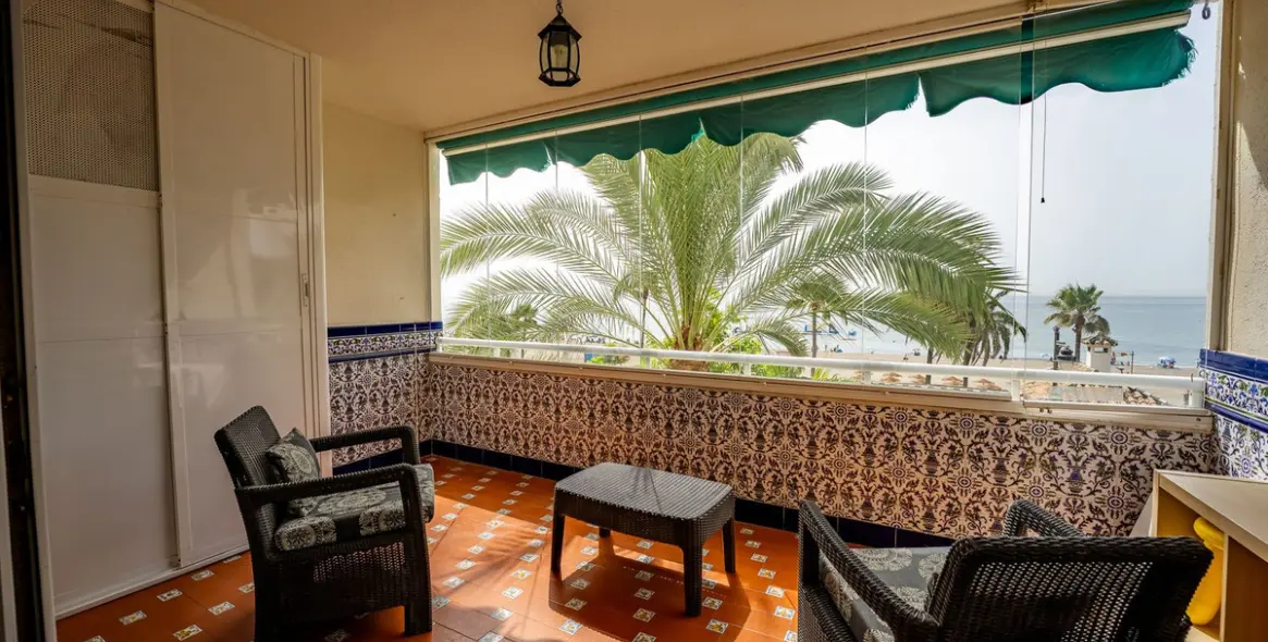 Alquiler a largo plazo de apartamento en planta media en Estepona 11
