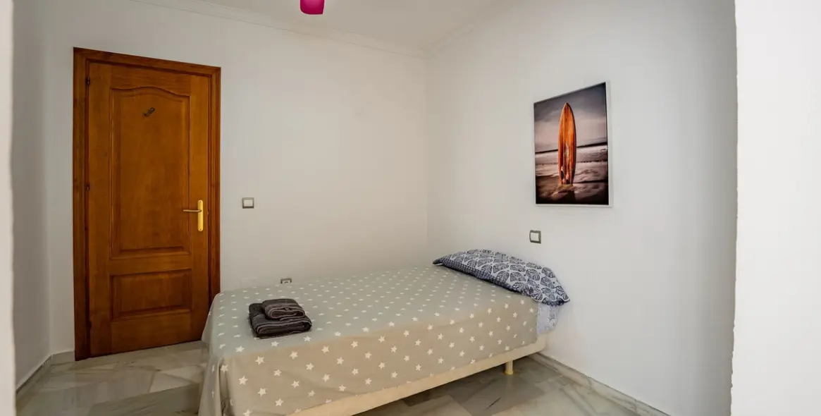 Alquiler a largo plazo de apartamento en planta media en Estepona 19