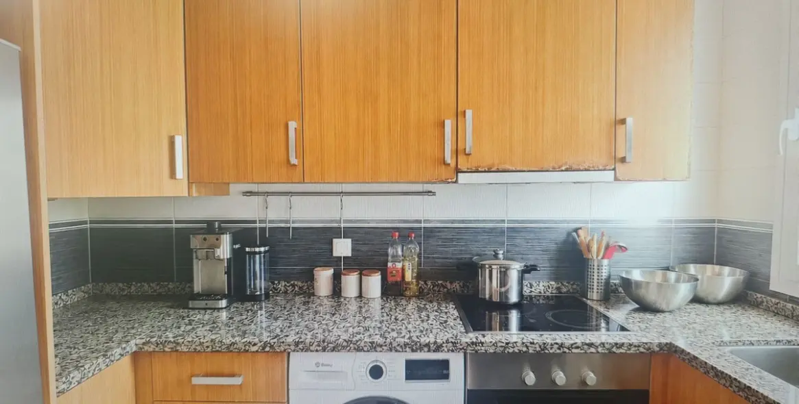 Sale of middle floor apartment in Arroyo de la Miel 2
