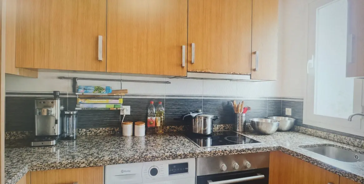 Sale of middle floor apartment in Arroyo de la Miel 3