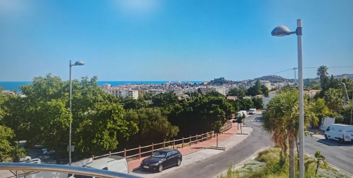 Sale of middle floor apartment in Arroyo de la Miel 16