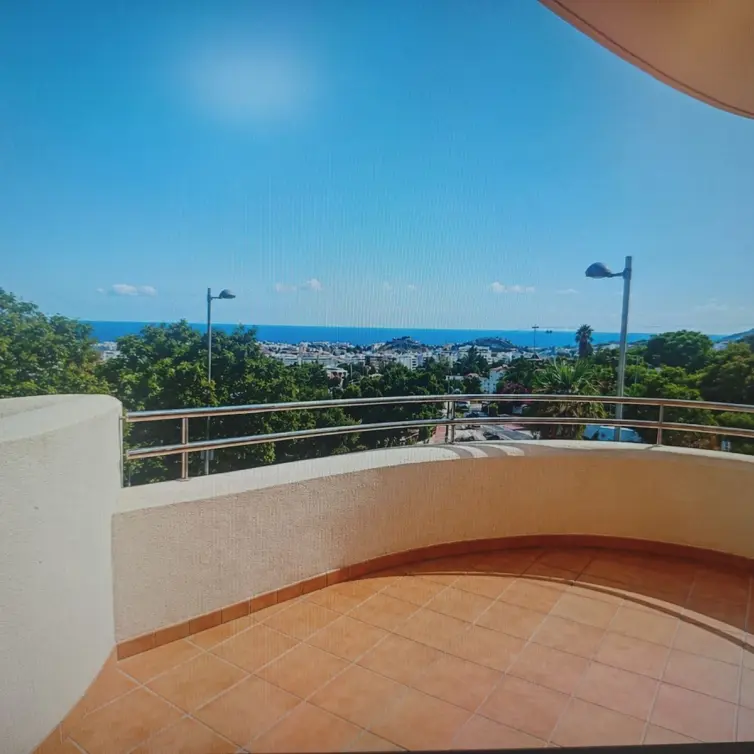 Sale of middle floor apartment in Arroyo de la Miel