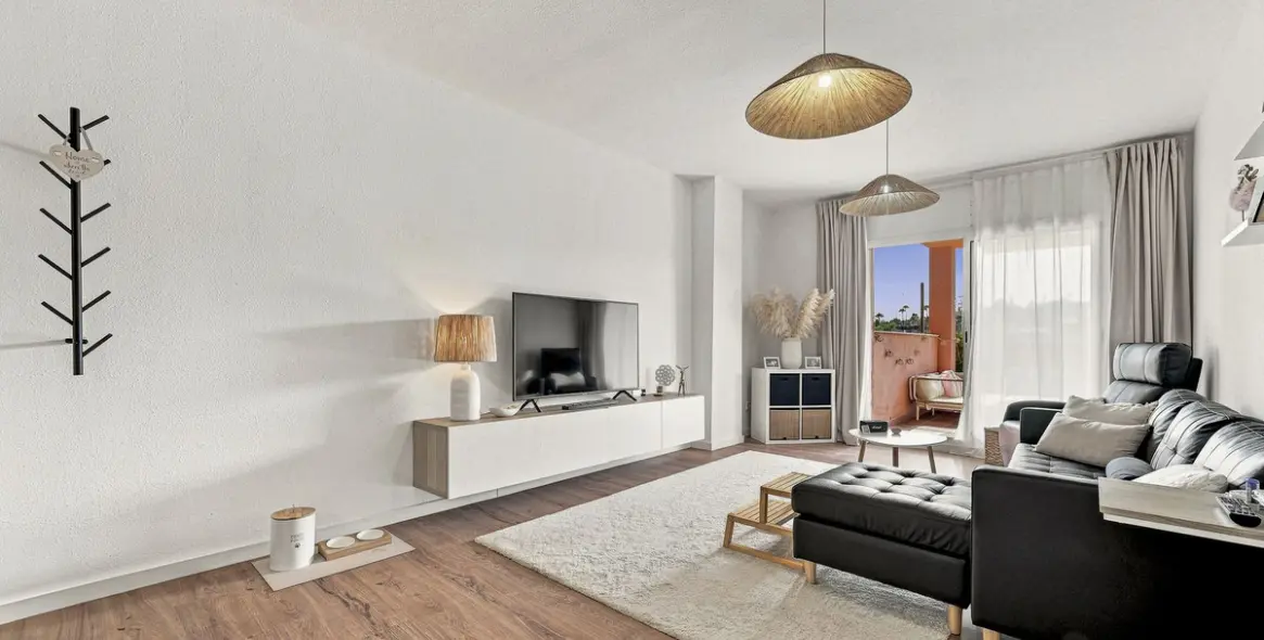 Sale of middle floor apartment in Reserva de Marbella 5
