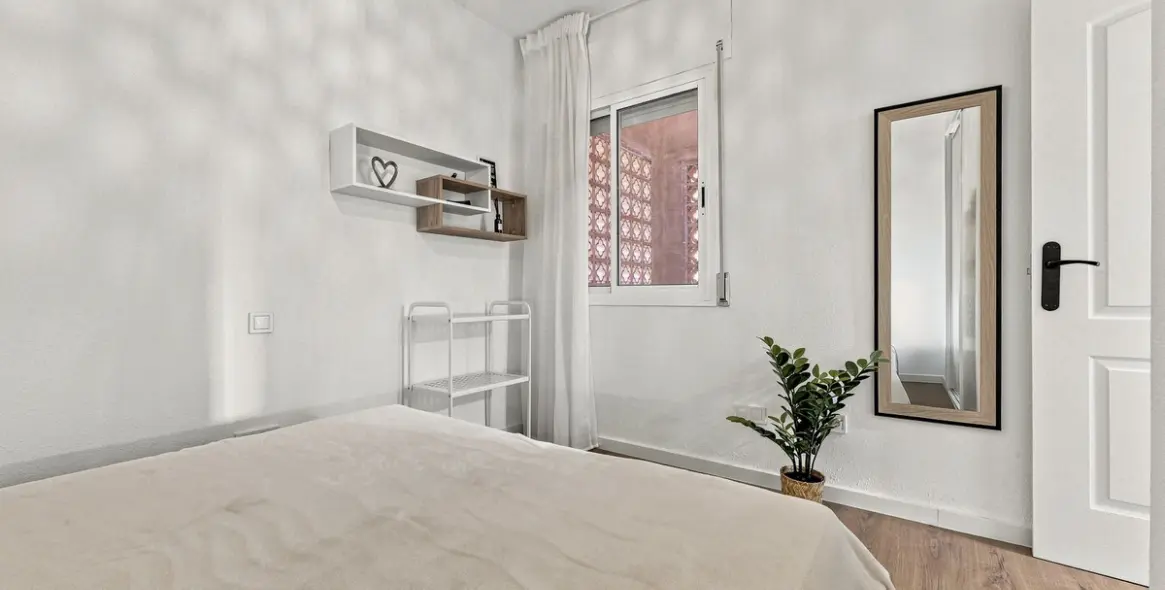 Sale of middle floor apartment in Reserva de Marbella 14