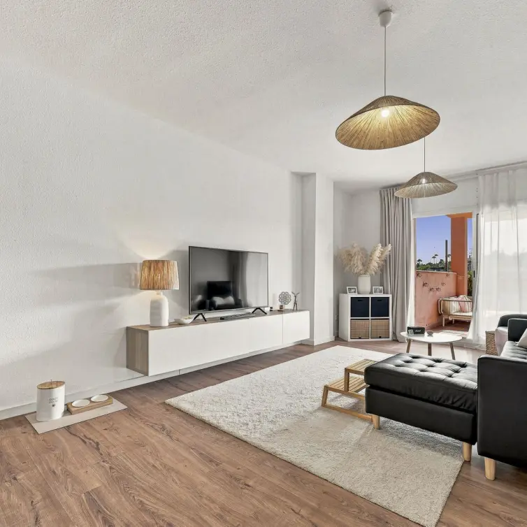 Sale of middle floor apartment in Reserva de Marbella