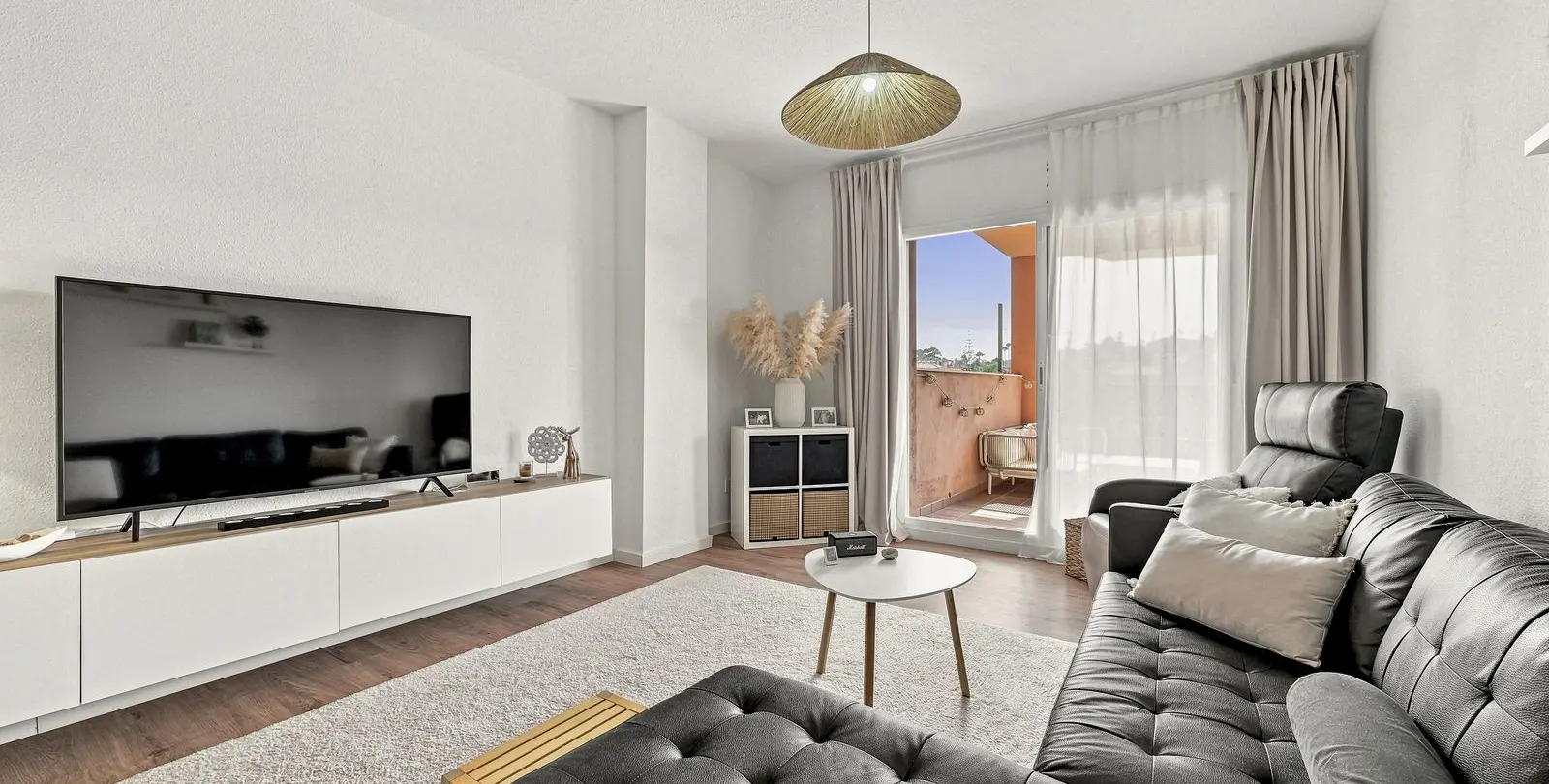 Sale of middle floor apartment in Reserva de Marbella 7