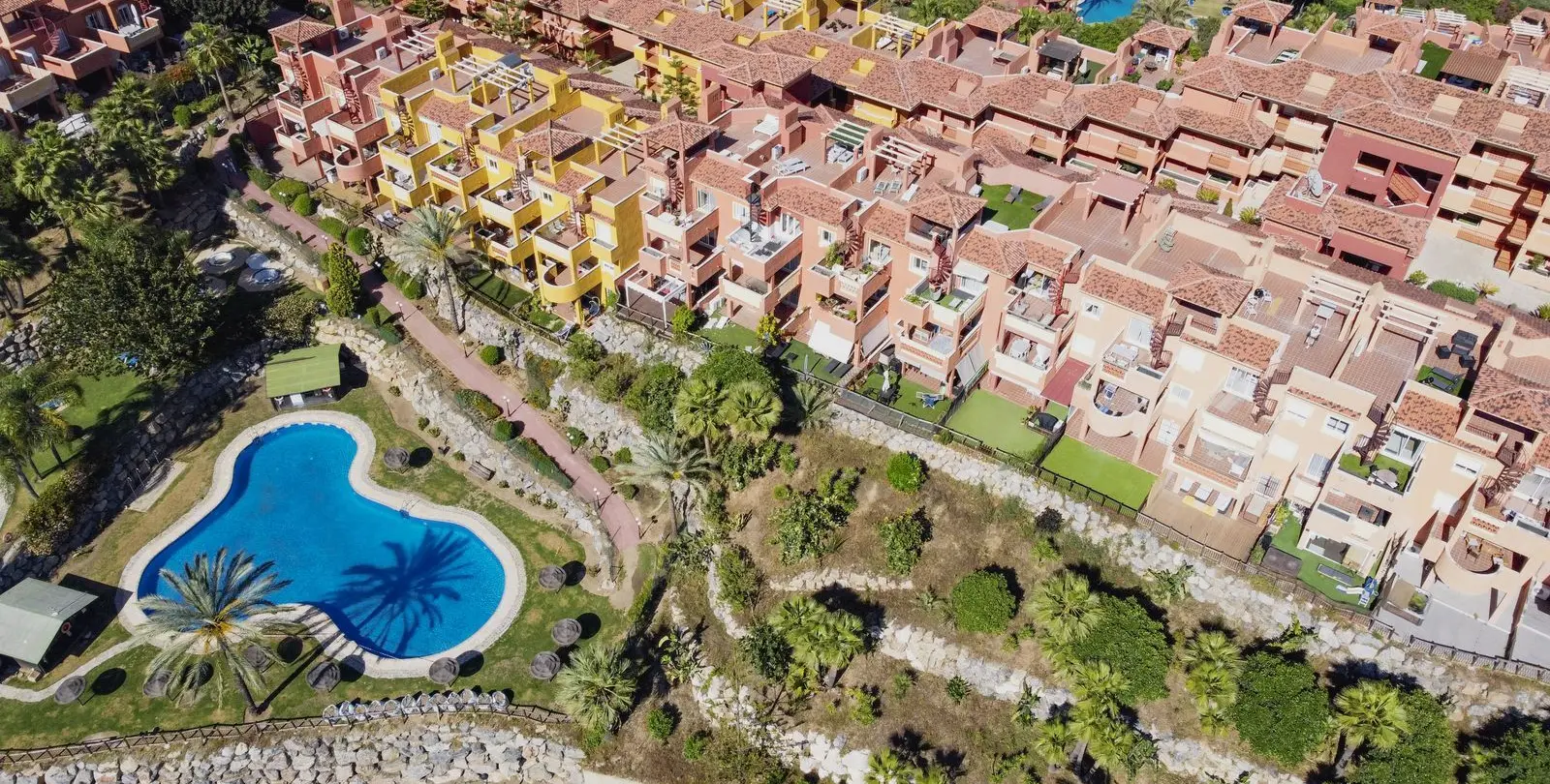 Продажа апартаментов на среднем этаже в Reserva de Marbella 24