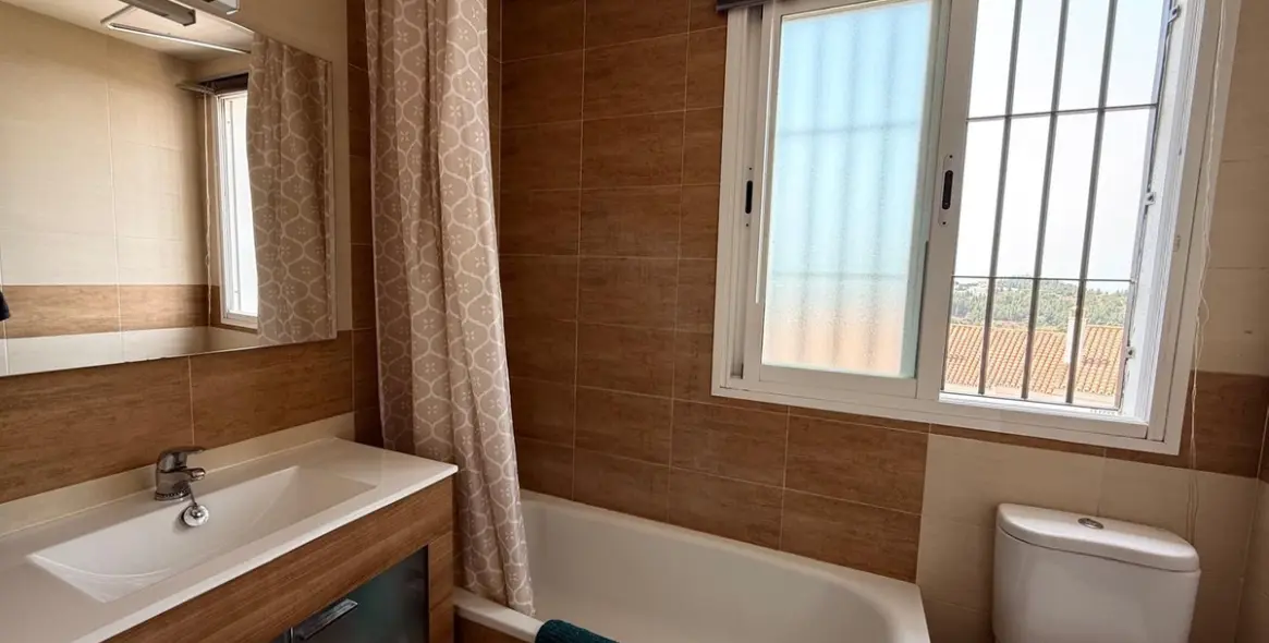 Sale of townhouse in Cerros del Aguila 10