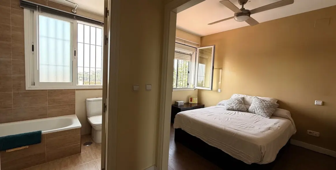 Sale of townhouse in Cerros del Aguila 14