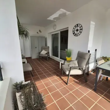 Venta de apartamento en planta media en Alhaurin Golf