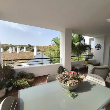 Venta de apartamento en planta media en Alhaurin Golf
