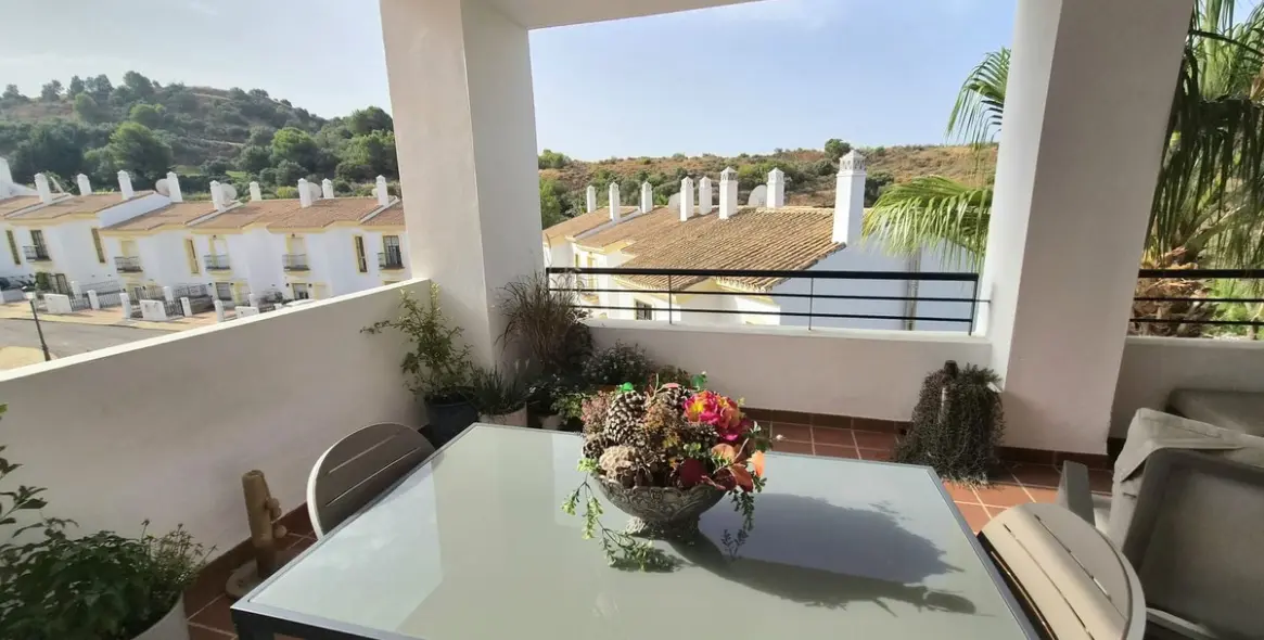 Продажа апартаментов на среднем этаже в Alhaurin Golf 11