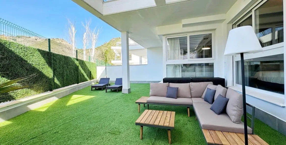 Venta de apartamento en planta baja en Benahavís 1