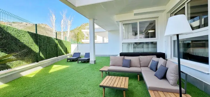 Venta de apartamento en planta baja en Benahavís 0