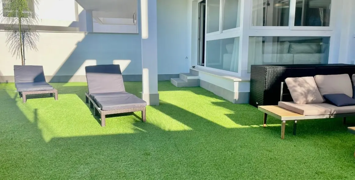 Venta de apartamento en planta baja en Benahavís 3