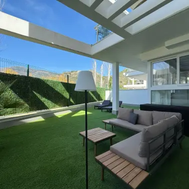 Venta de apartamento en planta baja en Benahavís