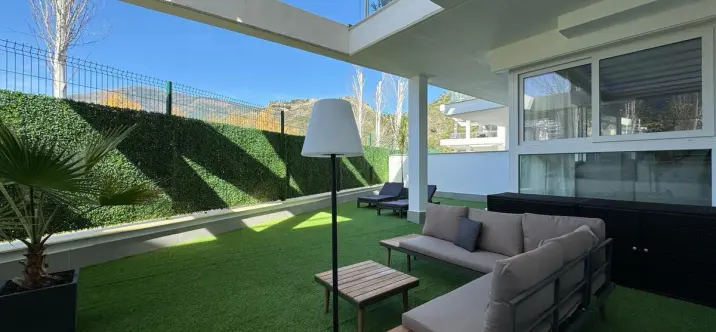 Venta de apartamento en planta baja en Benahavís 3
