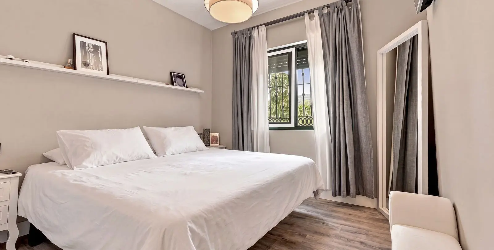 Sale of middle floor apartment in Elviria 14
