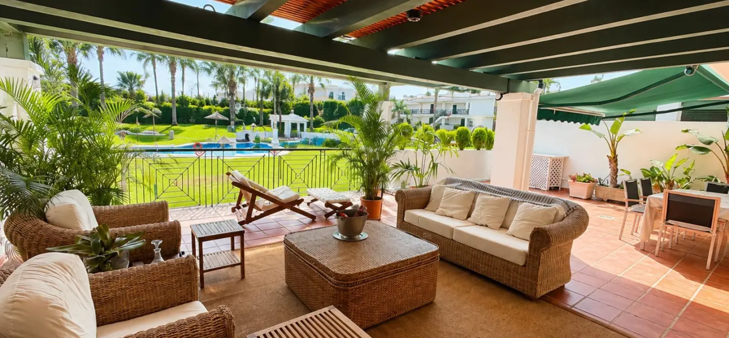 Venta de apartamento en planta media en Nueva Andalucía 0
