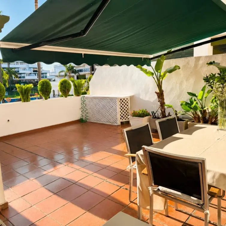 Venta de apartamento en planta media en Nueva Andalucía