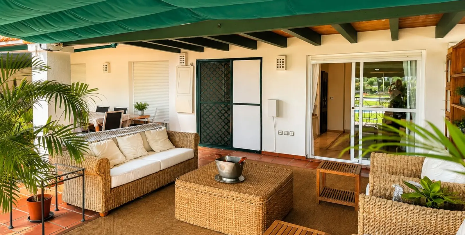 Venta de apartamento en planta media en Nueva Andalucía 5