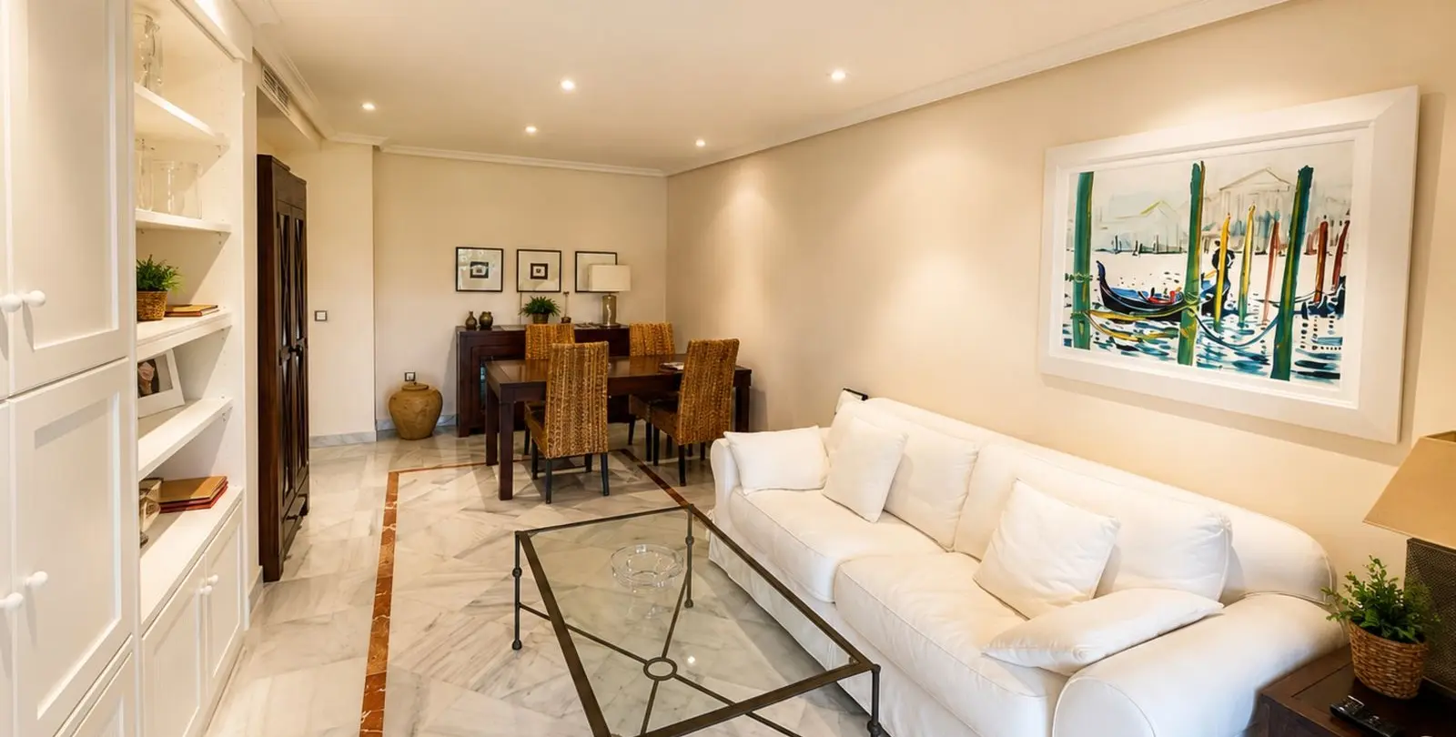 Venta de apartamento en planta media en Nueva Andalucía 6