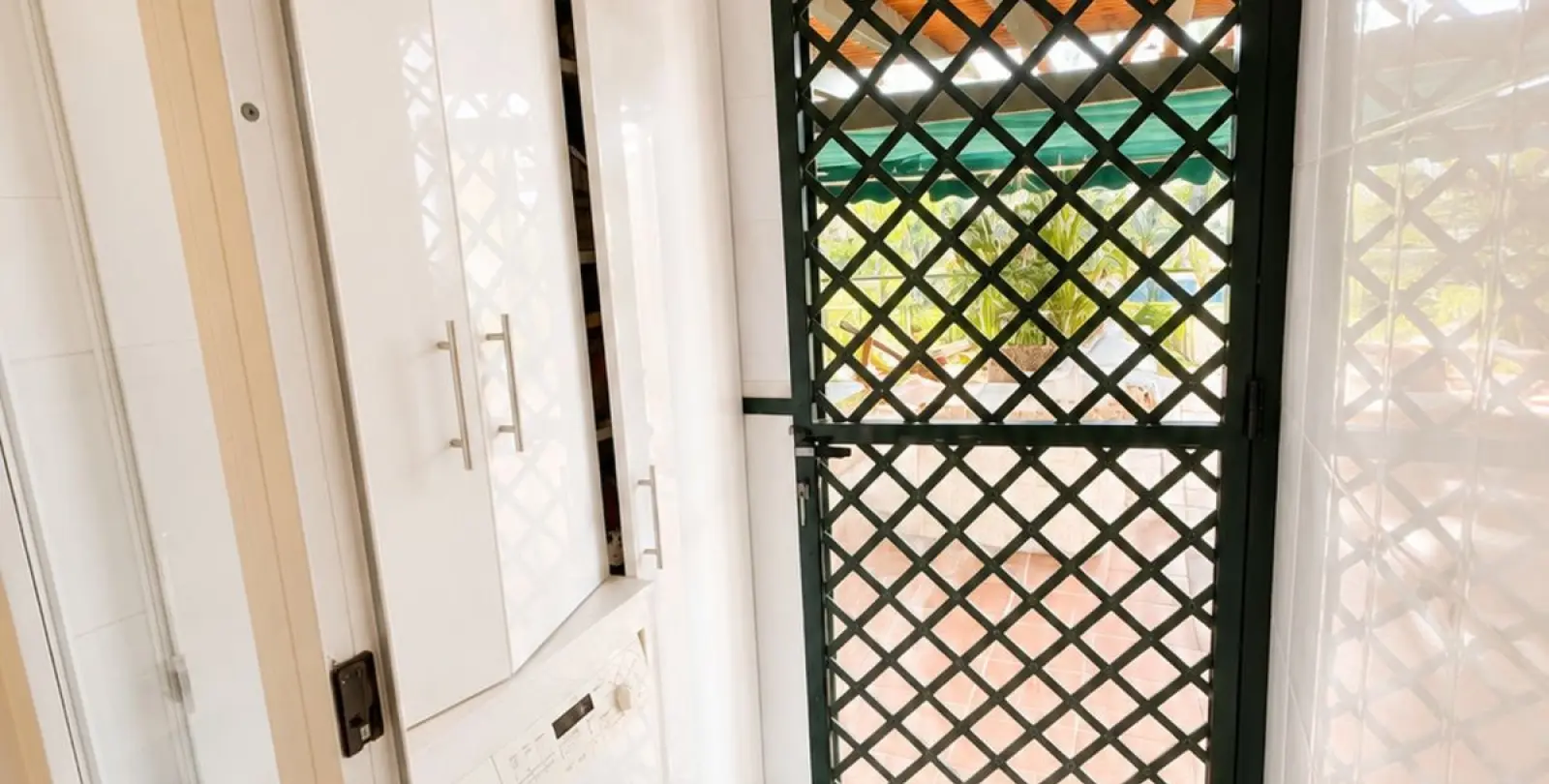 Venta de apartamento en planta media en Nueva Andalucía 10
