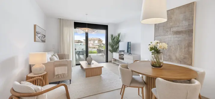 Sale of ground floor apartment in Fuengirola 2