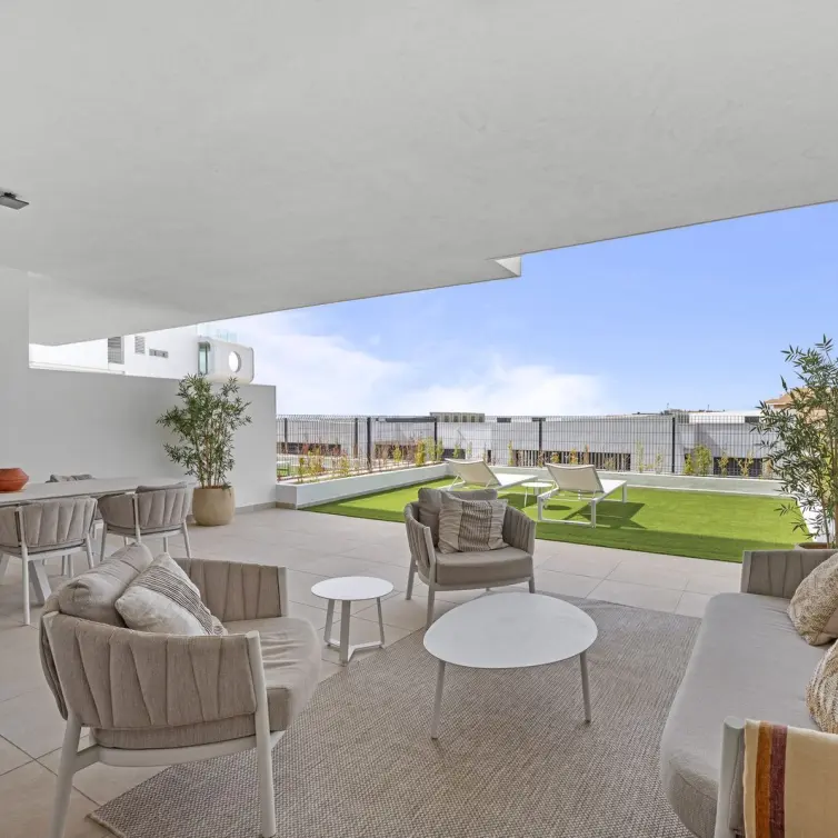 Sale of ground floor apartment in Fuengirola
