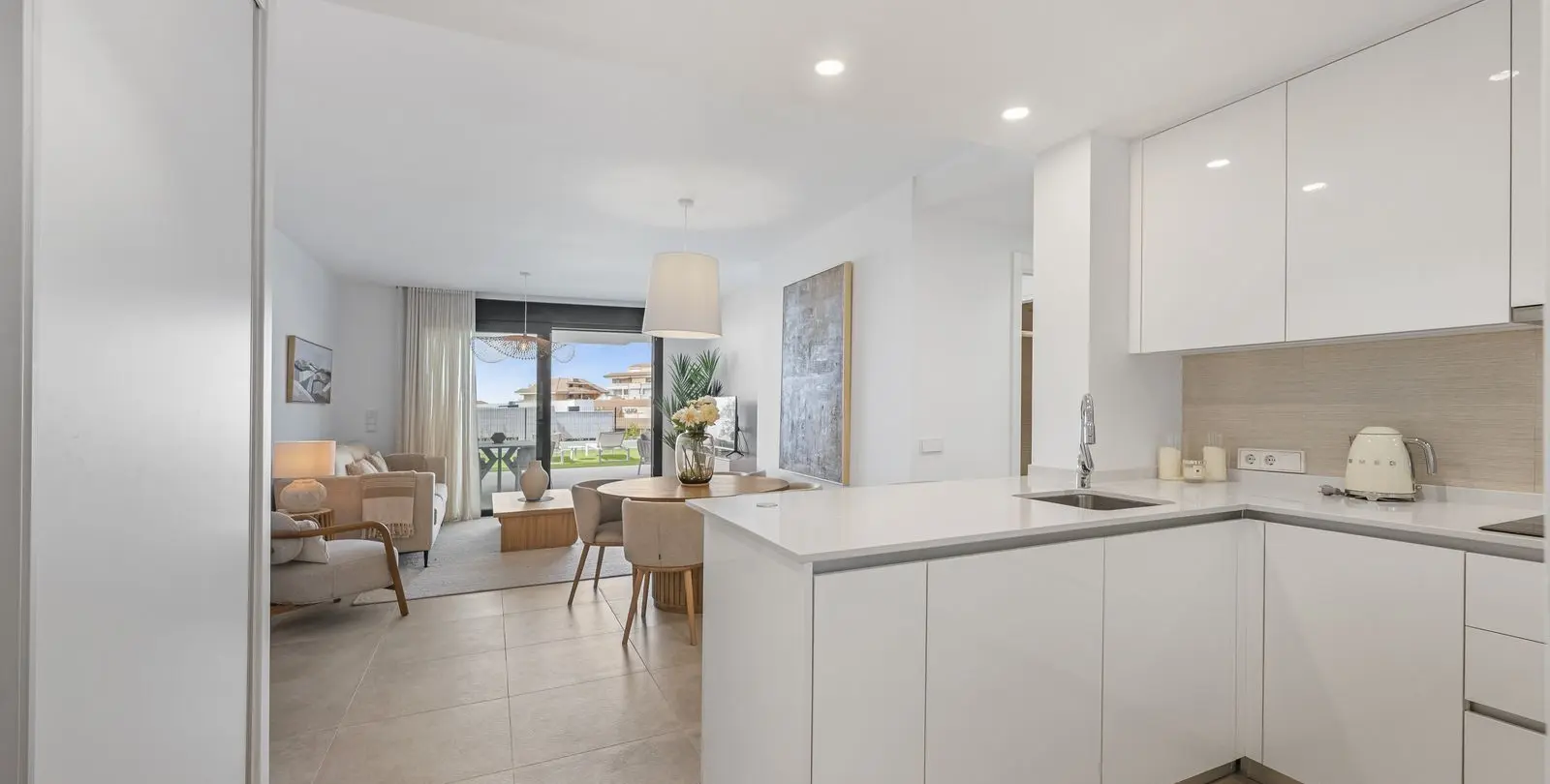 Sale of ground floor apartment in Fuengirola 12