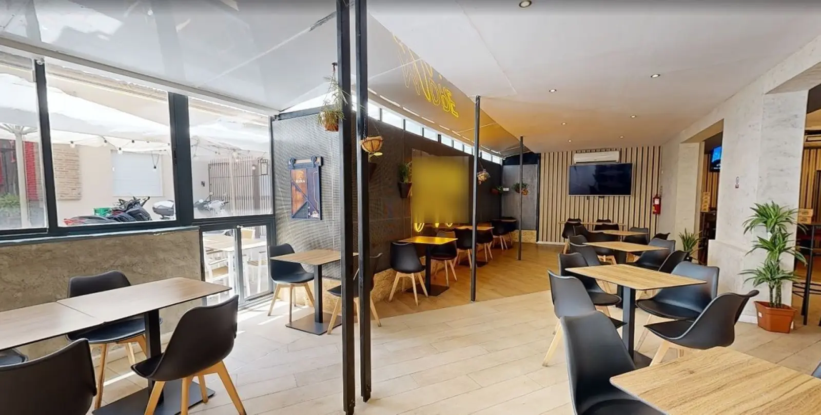 Sale of commercial premises in Los Boliches 1