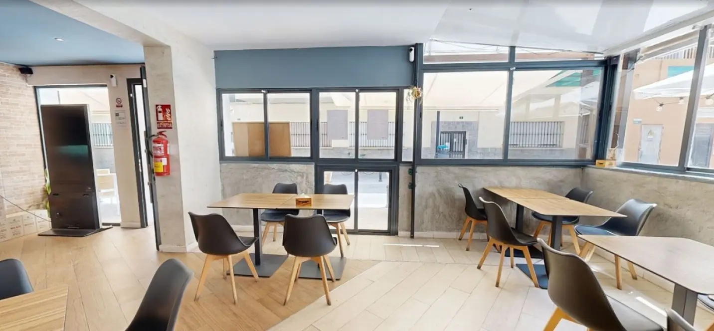Sale of commercial premises in Los Boliches 3