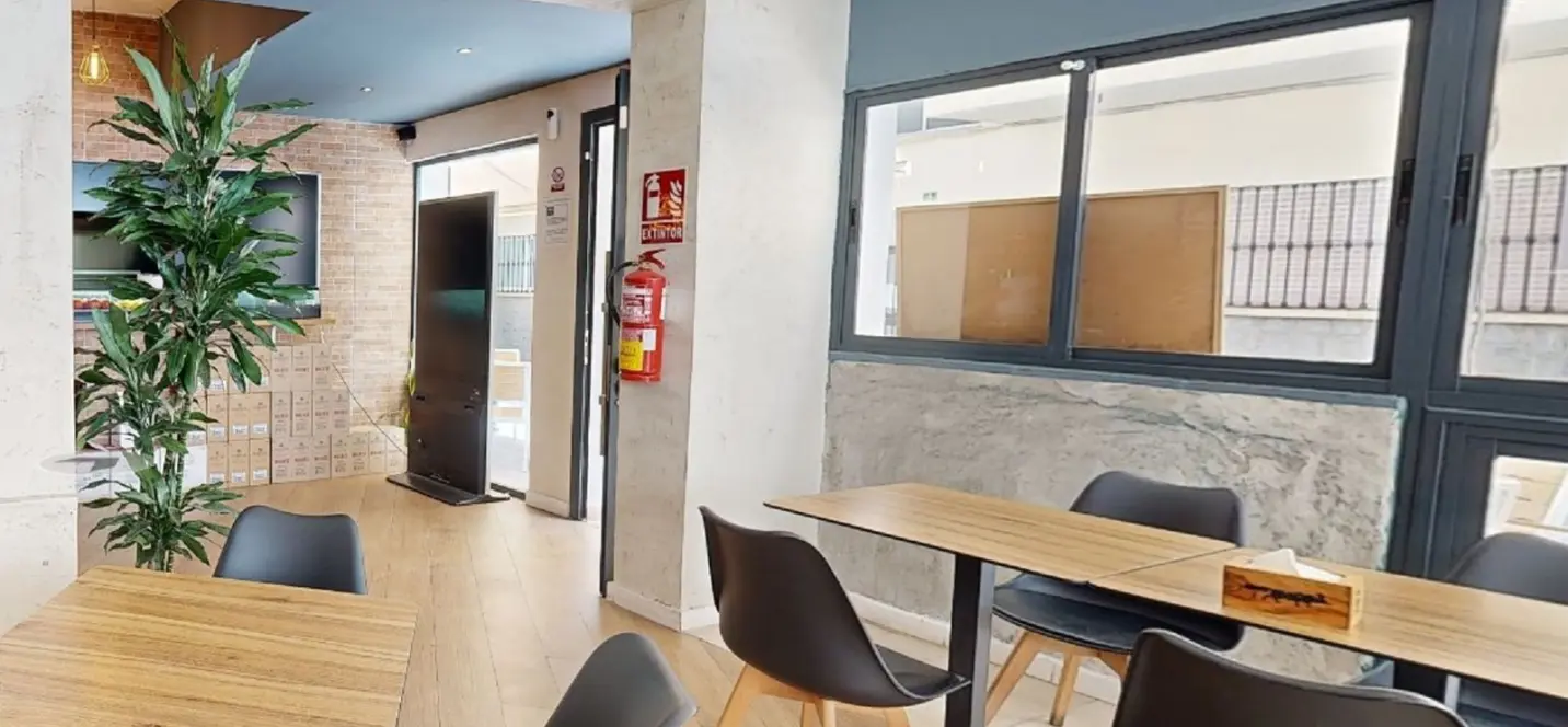 Sale of commercial premises in Los Boliches 4