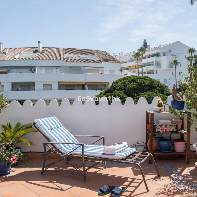 Sale of ground floor apartment in Nueva Andalucía