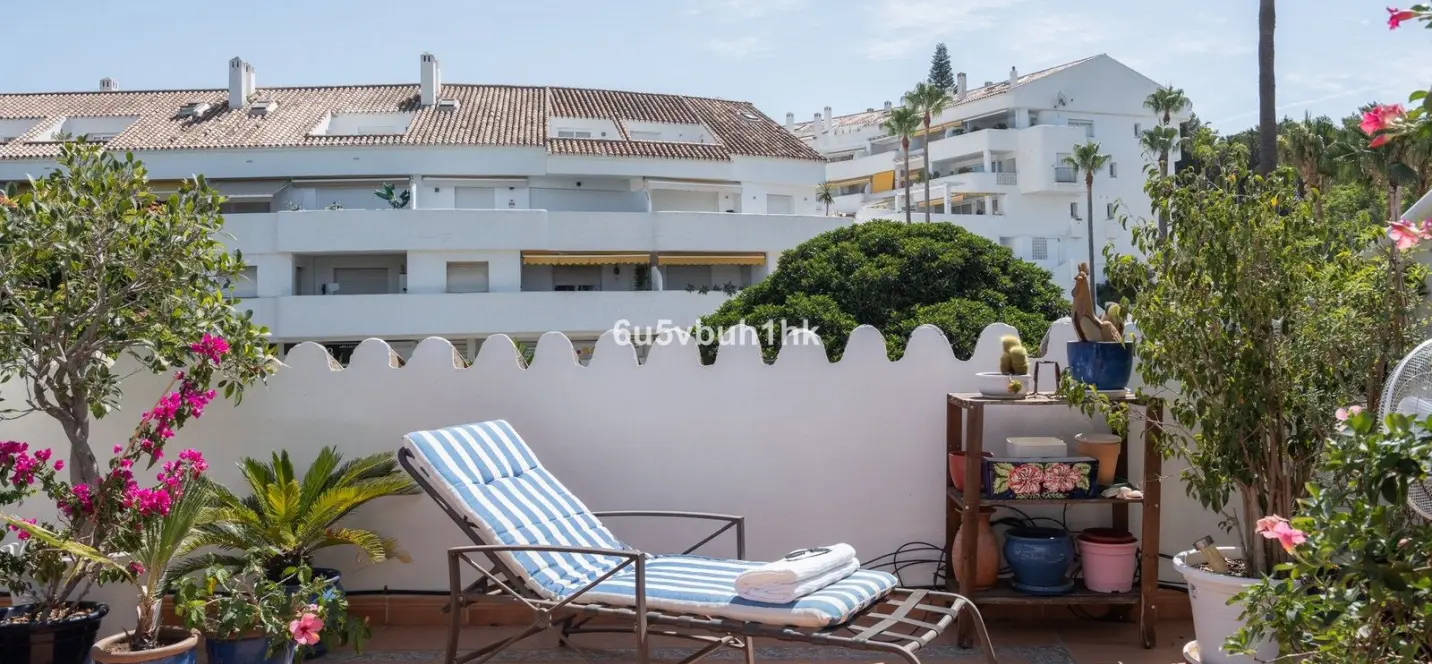 Sale of ground floor apartment in Nueva Andalucía 0