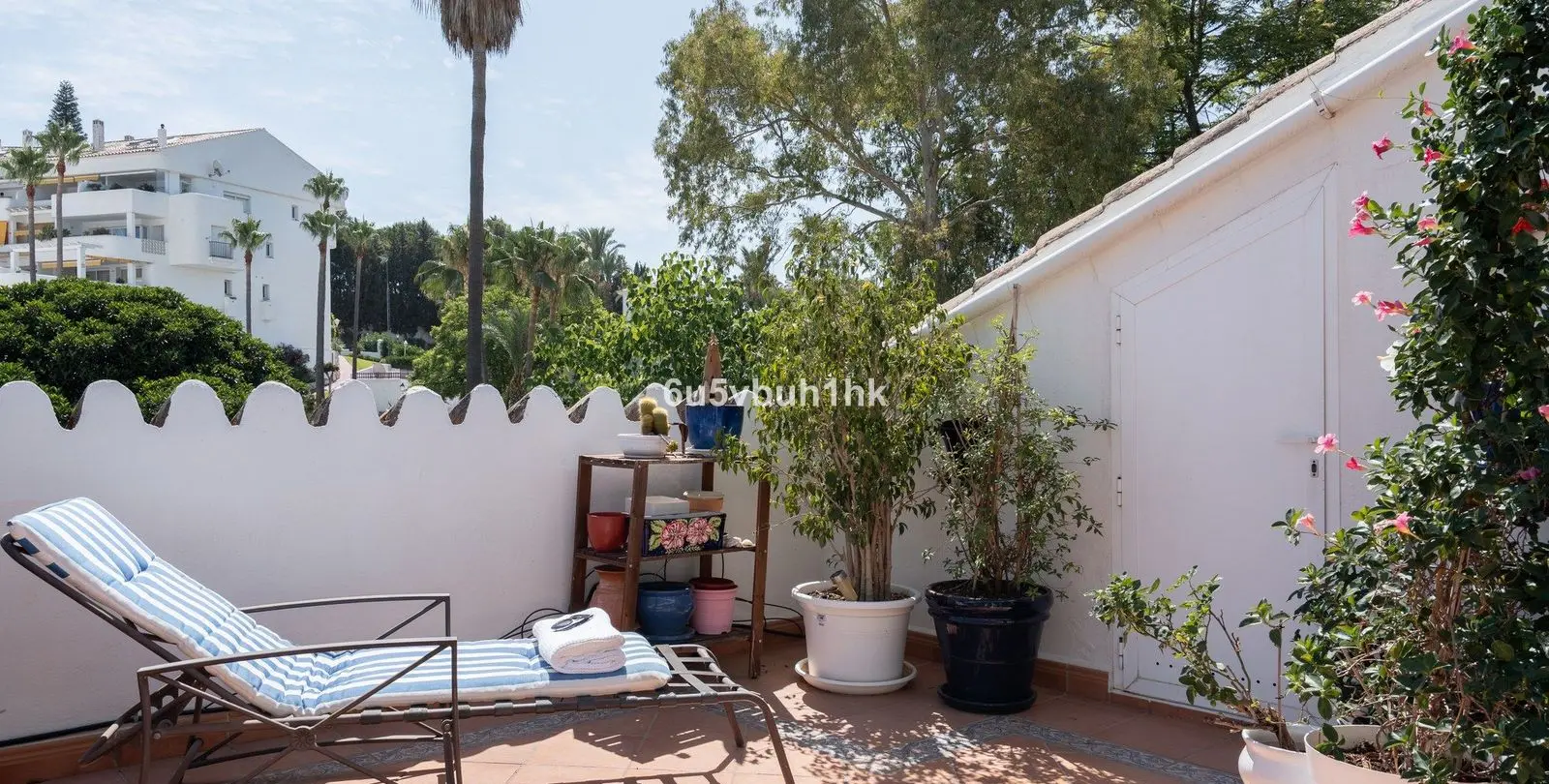 Sale of ground floor apartment in Nueva Andalucía 20