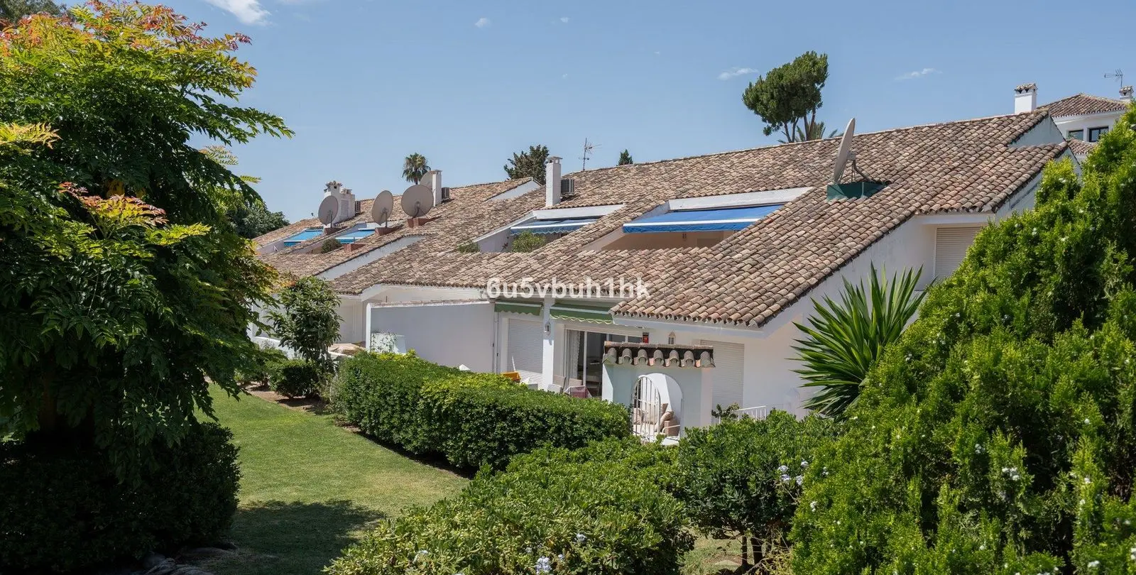 Sale of ground floor apartment in Nueva Andalucía 22