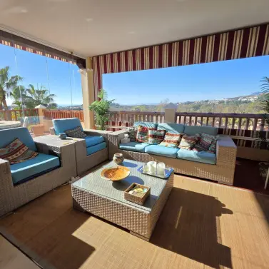 Sale of middle floor apartment in Atalaya