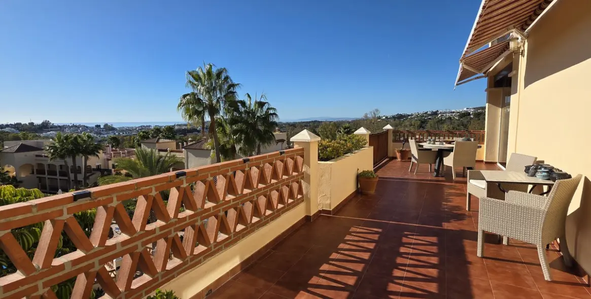 Venta de apartamento en planta media en Atalaya 6