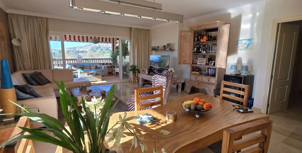 Venta de apartamento en planta media en Atalaya 8