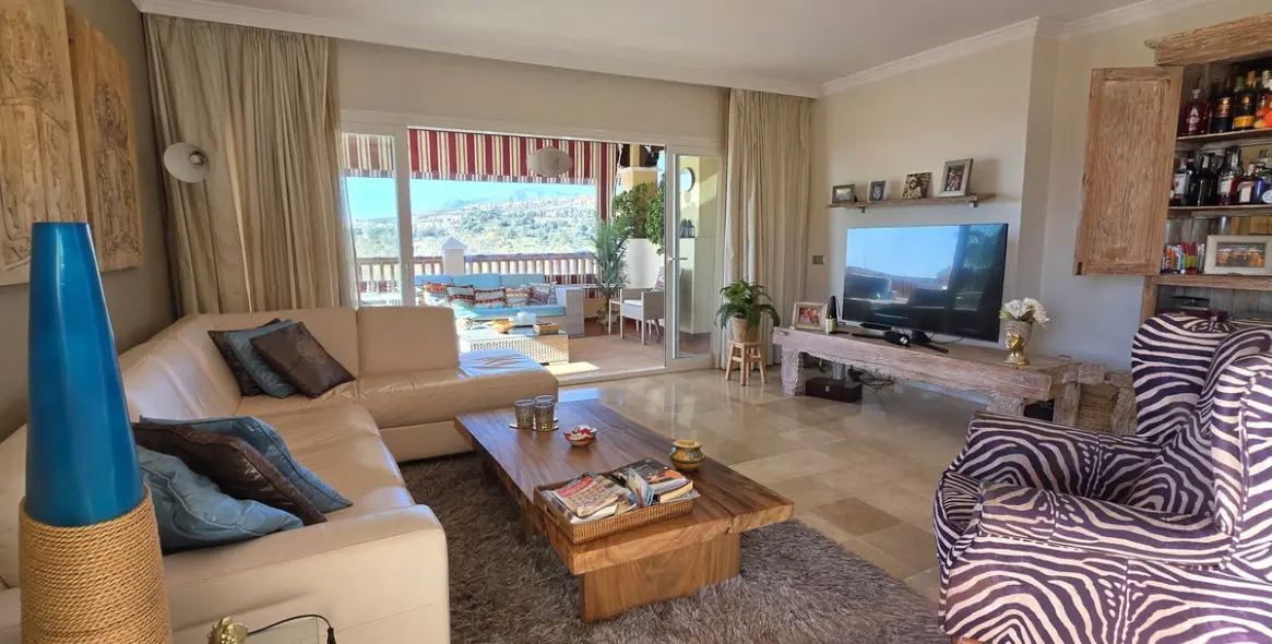 Venta de apartamento en planta media en Atalaya 9