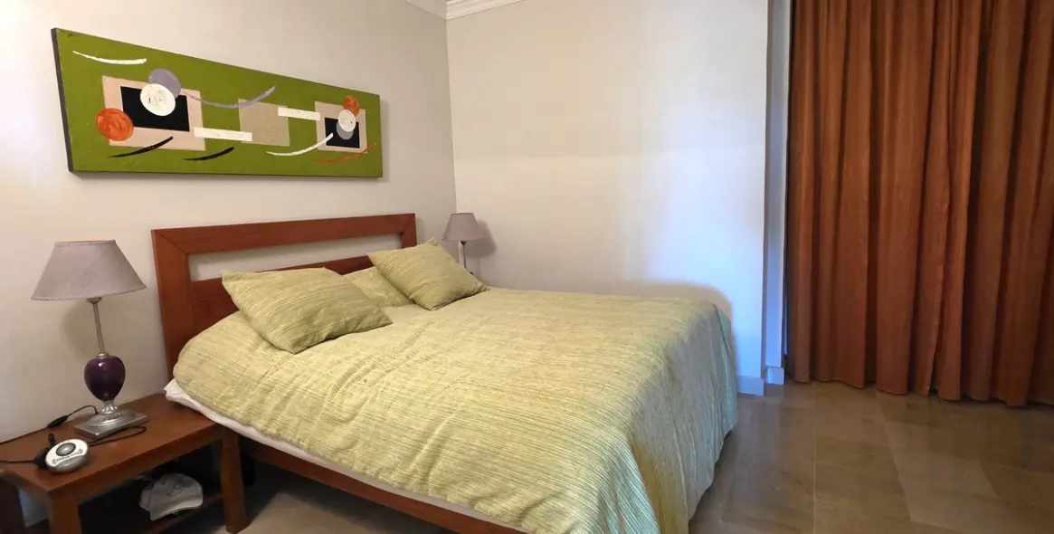Venta de apartamento en planta media en Atalaya 15