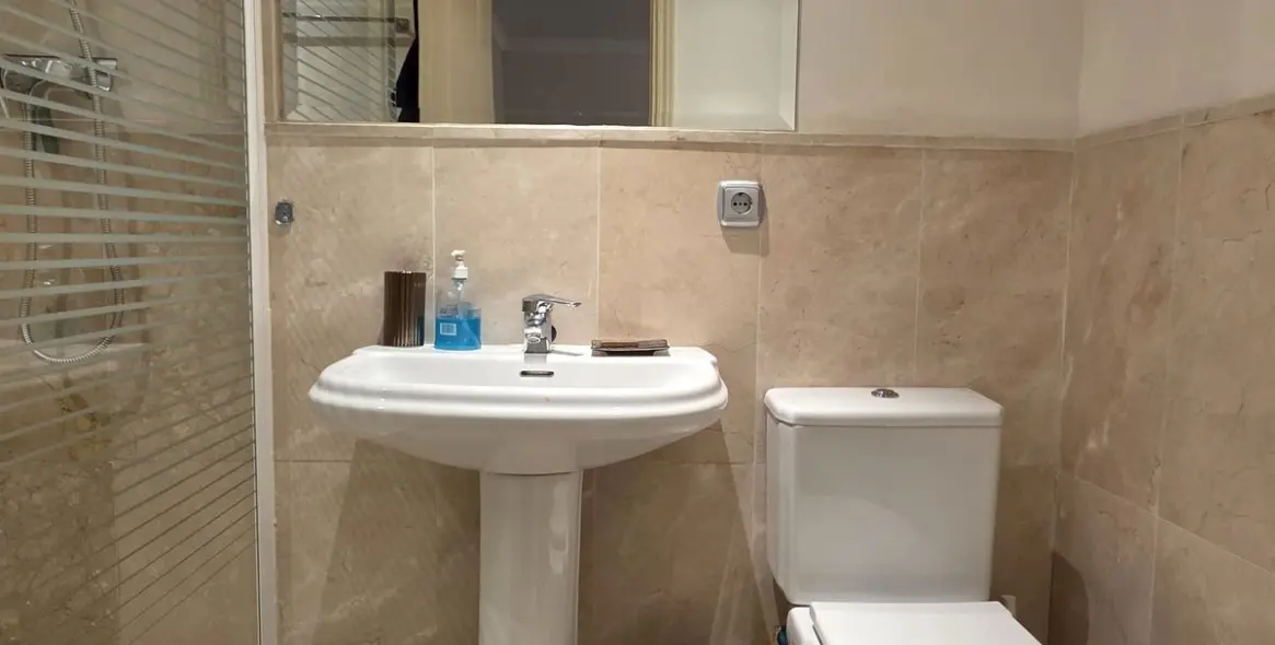 Venta de apartamento en planta media en Atalaya 16