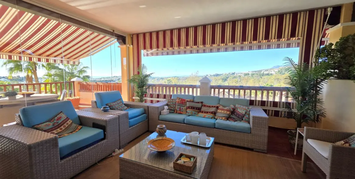Venta de apartamento en planta media en Atalaya 17